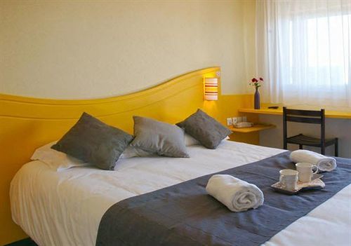 Couett'Hotel Oloron Sainte Marie Ngoại thất bức ảnh